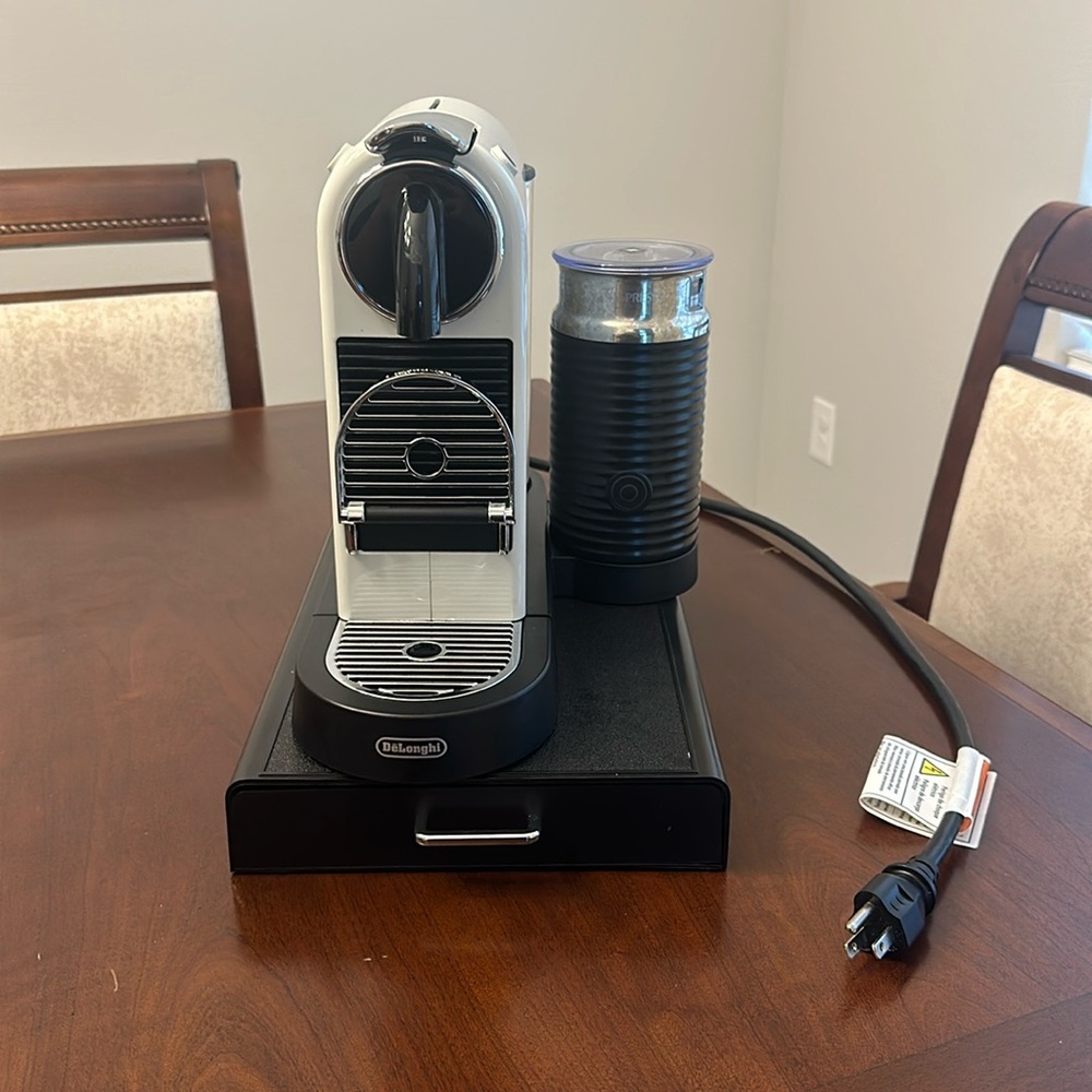 Nespresso CitiZ&Milk Espresso Machine by De'Longhi